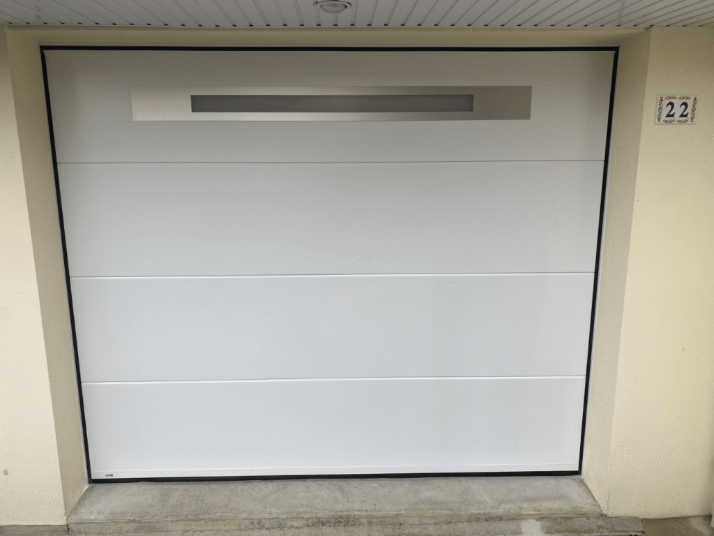 Portes de garage modernes et sécurisées à Agneaux : une transformation réussie