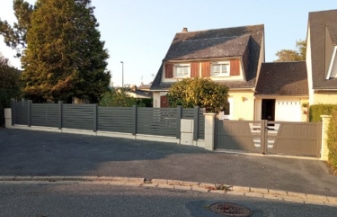 Les bonnes clôtures font les bons voisins, propriété à proximité de Bayeux