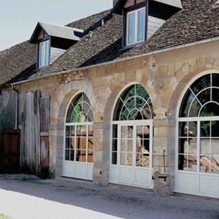Menuiseries cintrées : l'élégance architecturale au service de votre maison