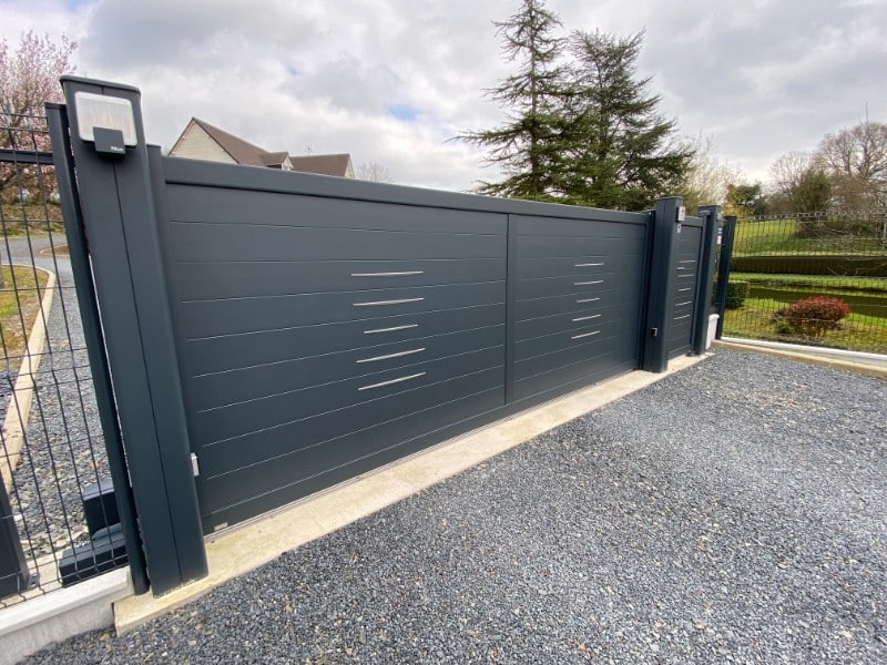 Portails en aluminium : la sécurité et l'élégance à la fois