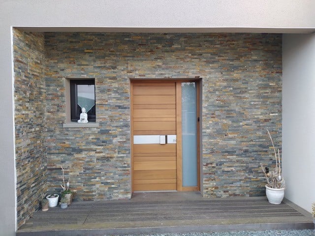 Porte d'entrée: L'atout principal de la maison, posée à Blainville s/mer.