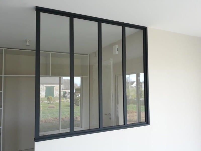 Verrière en aluminium noir à Granville : une solution élégante et lumineuse